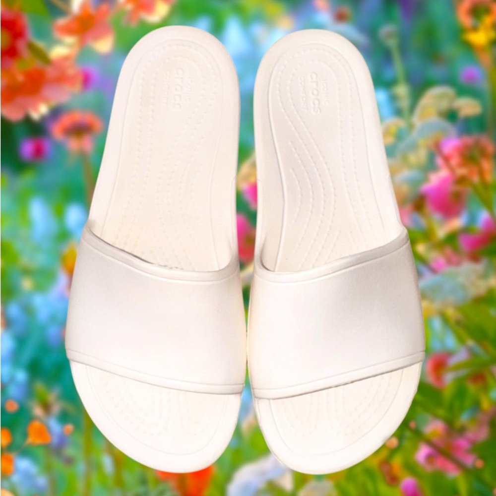 CROCS SLOANE ICONIC comfort WHITE Sandals beach slides women’s size 9